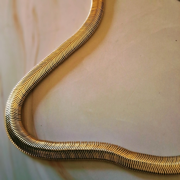 💥 18K Gold-Plated Snake Chain Necklace - 24 Inch - Picture 9 of 9